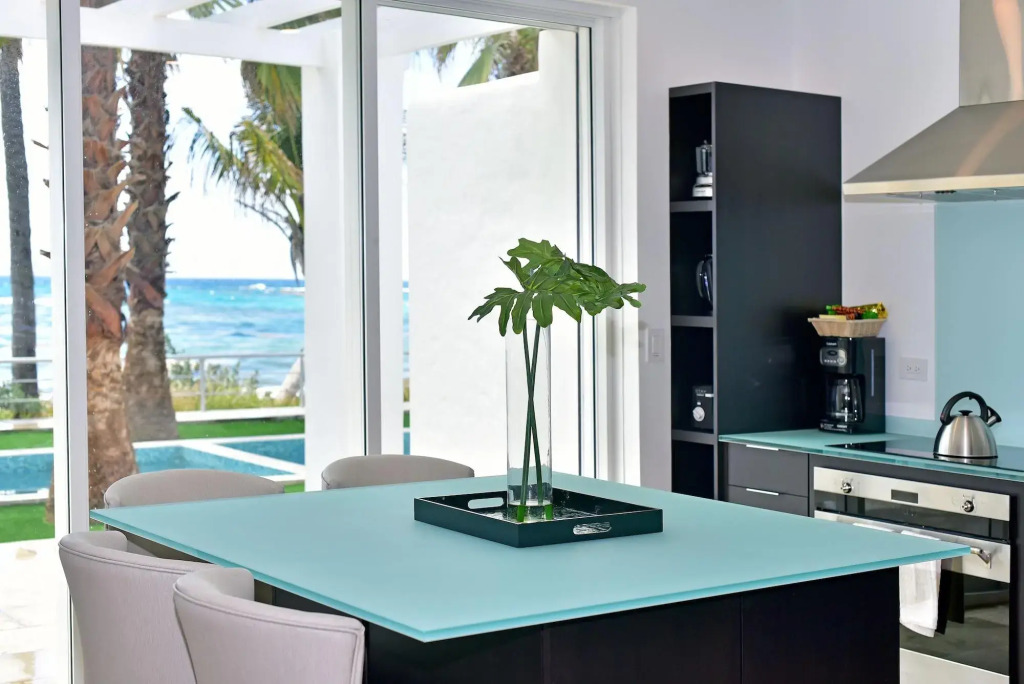 Coral Beach Club Villas & Marina