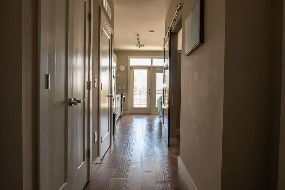 FRONTDESK Old Town Apts Scottsdale
