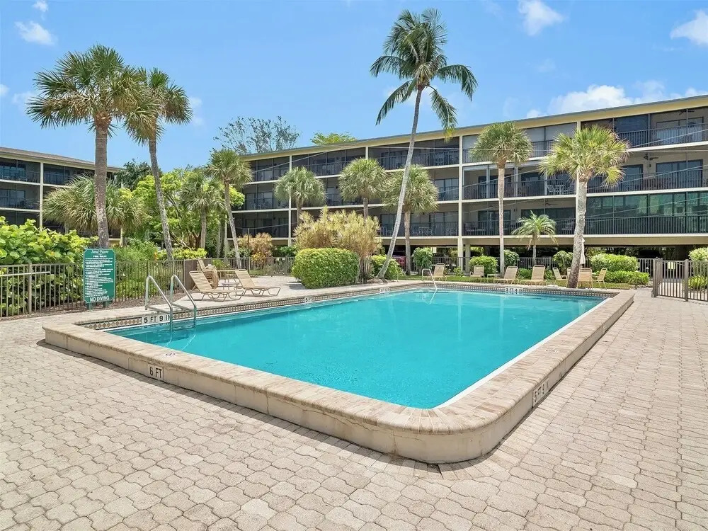 Sand Pointe 212