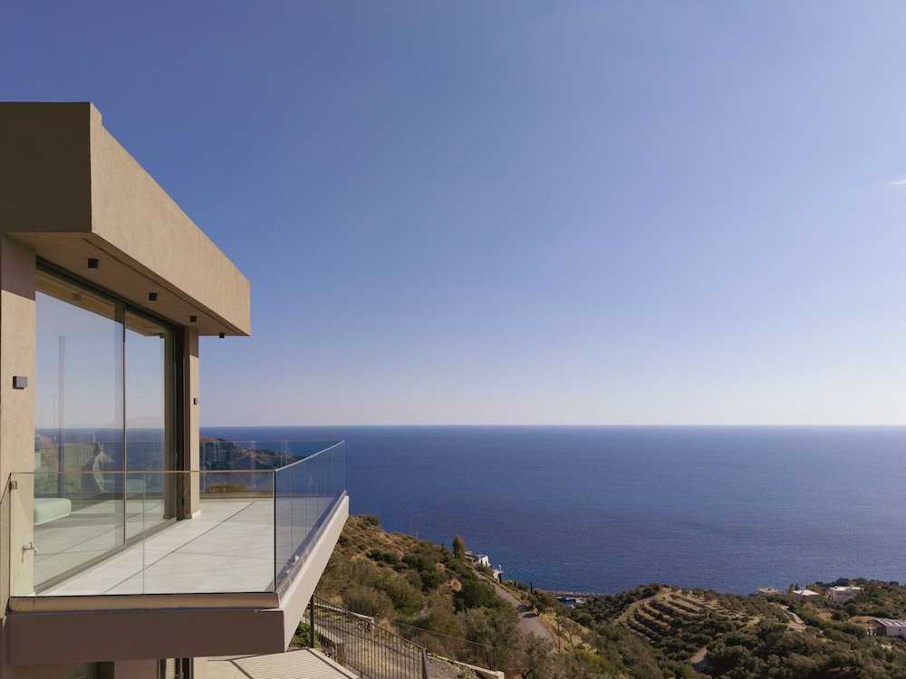 Zeus Villa