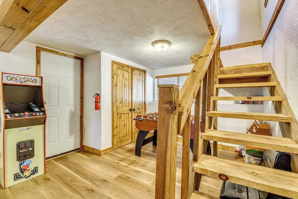 Hot Tub Haven w/ Game Room & Grill in Ruidoso!