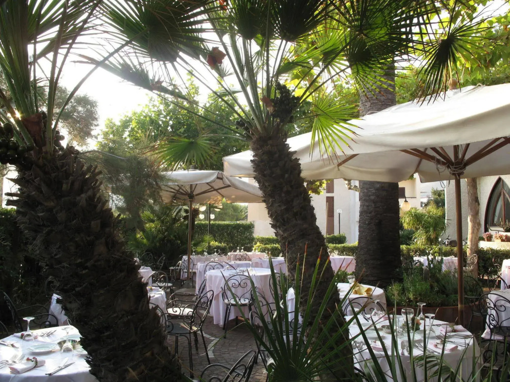 BAJAMAR BEACH HOTEL