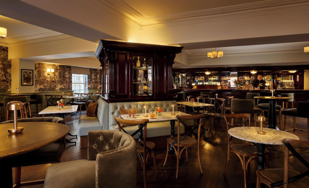 Buswells Hotel