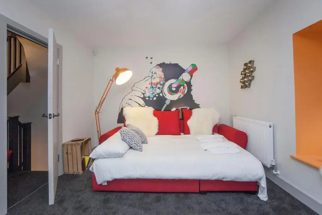 higgihaus #3b 4 Bed Big Groups Hip Location Sleeps 10