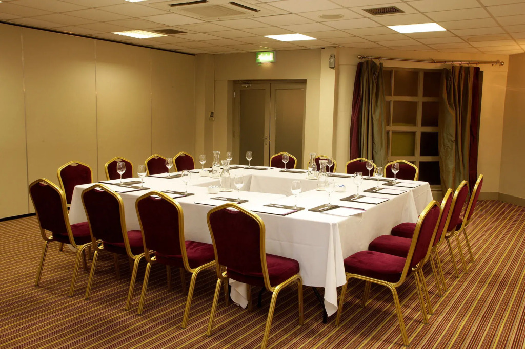 Waterfoot Hotel