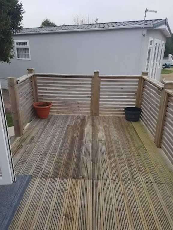Lovely 2-bed Chalet at Robinhood Retreat Free Park