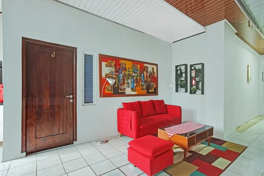Box House by OYO Rooms