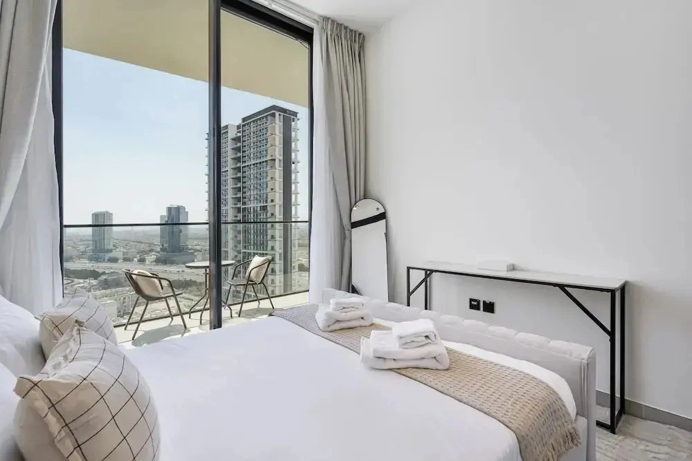 PVH - Elegant 1BR - Binghatti House