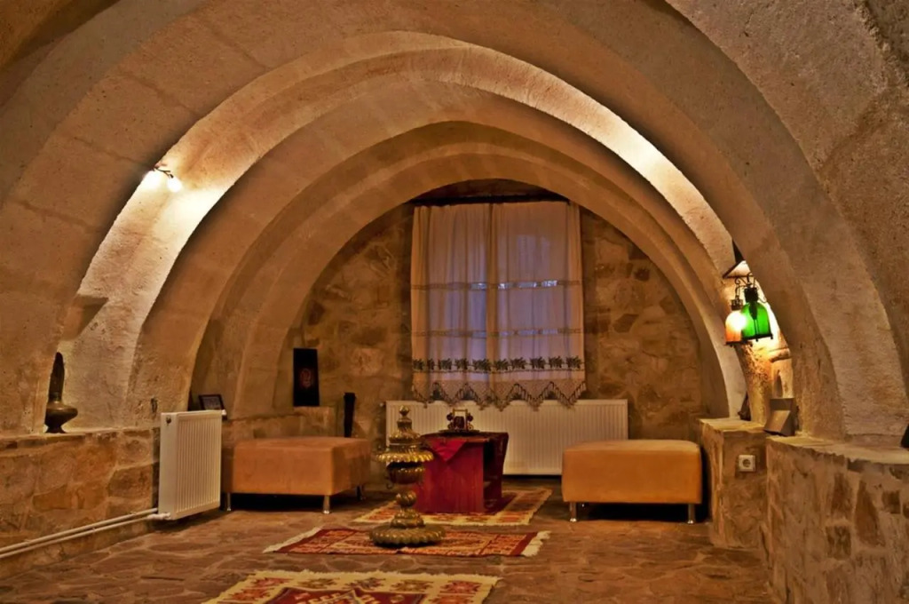 Adanos Konuk Evi