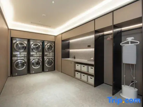 Qiuguo Hotel (Wuhan University of Technology Yujiatou Campus)