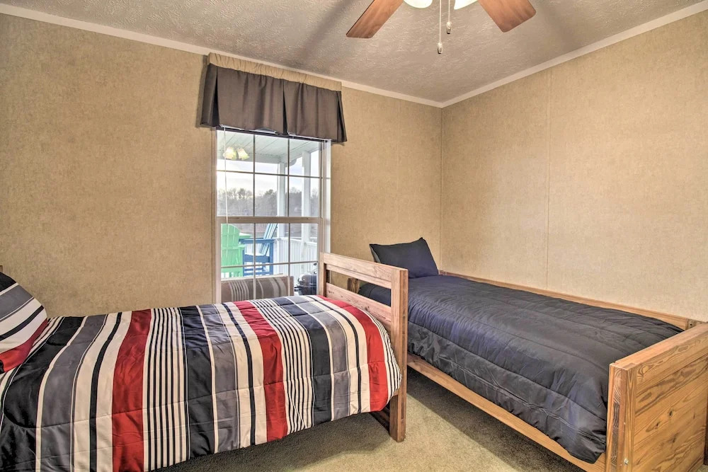Family Lake Retreat w/ Screened Deck