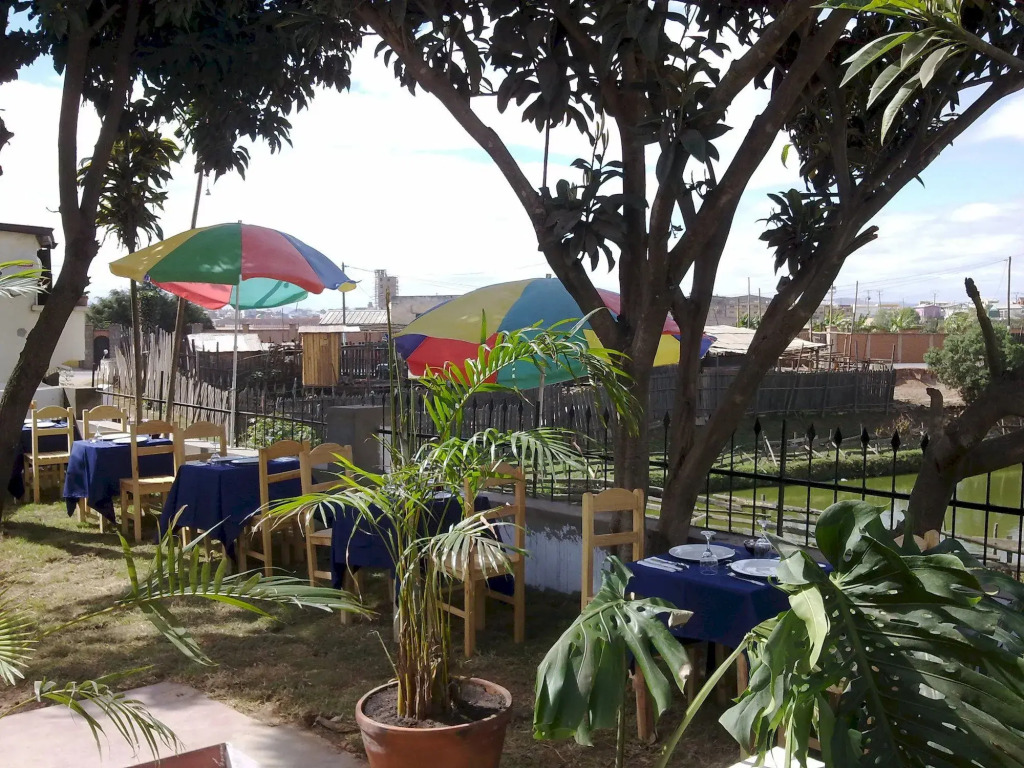 Villa Mahefa - WiFi Fibre - Parking & Jardin - Netflix - Hôtel proche RN1, RN4, RN7