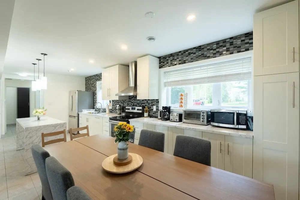GLOBALSTAY Waterfront 5BR Cottage
