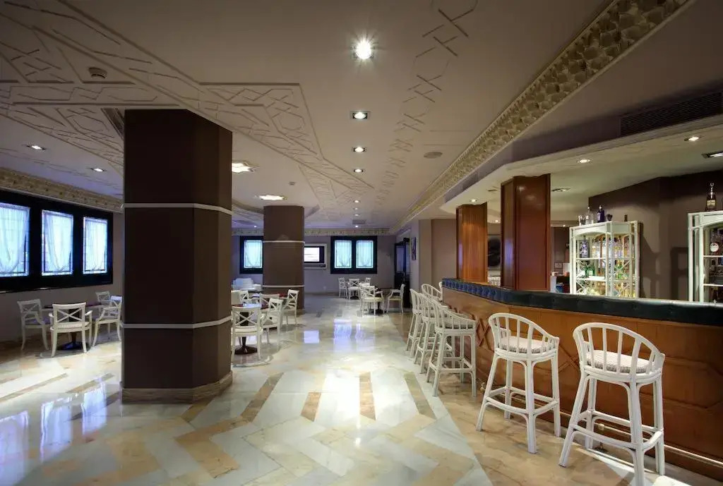 Hotel Abades Benacazon