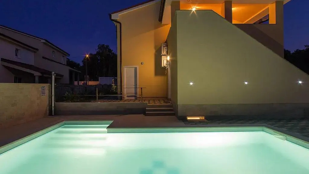 Luxury Vila compelx Aurora-Mar with 2 pools and 8 bedrooms, 200m from the beach - WiiBuk