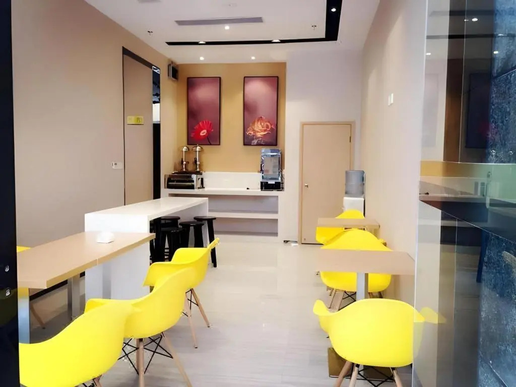 IU Hotel Shanghai Minhang Jiaotong University Dongchuan Road Subway Station Branch