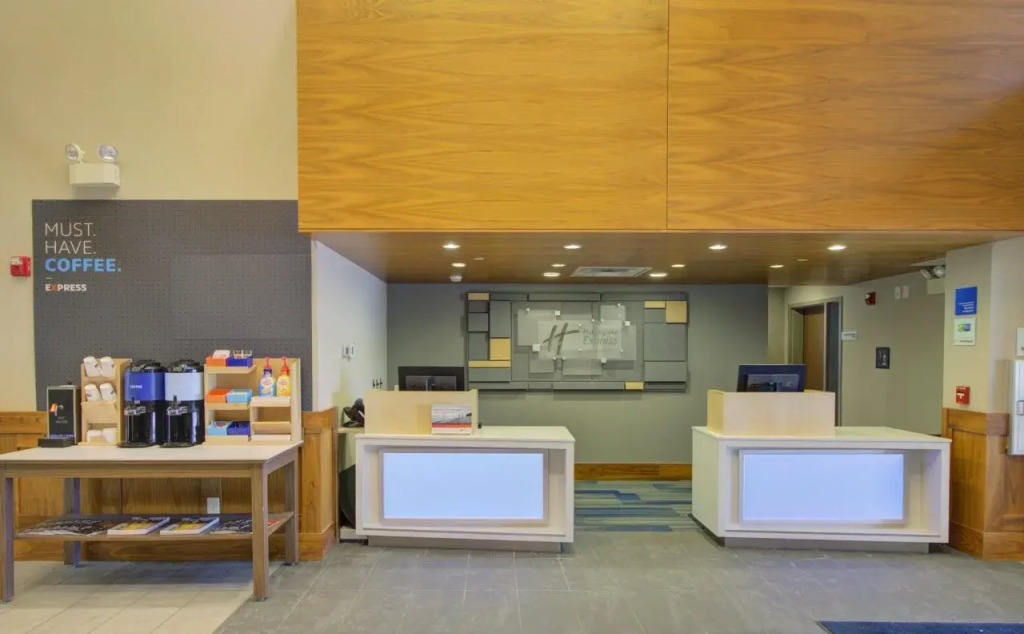 Holiday Inn Express Hotel & Suites Mankato East by IHG