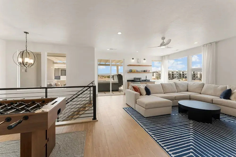 Country Is Cool Again 5 Bedroom Townhouse