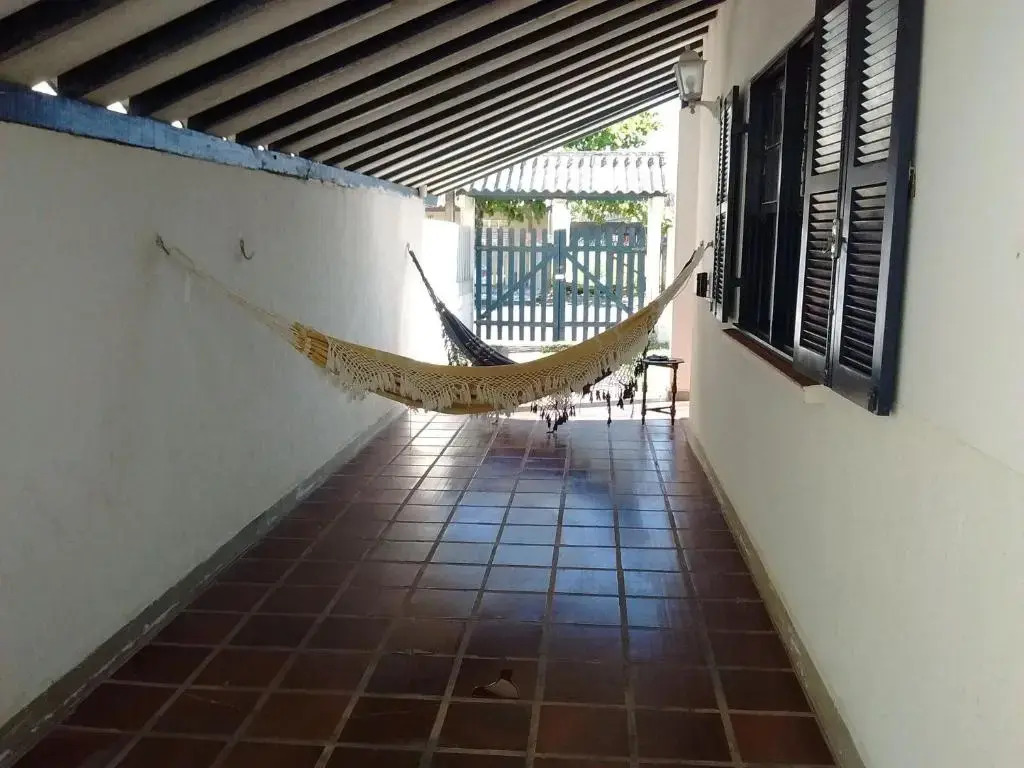 Tranquilidade a meia quadra da praia - churrasqueira, super wi-fi e Chromecast!