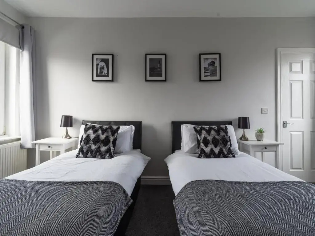 Hawthorn House-Sleeps 4-Pet friendly-Parking