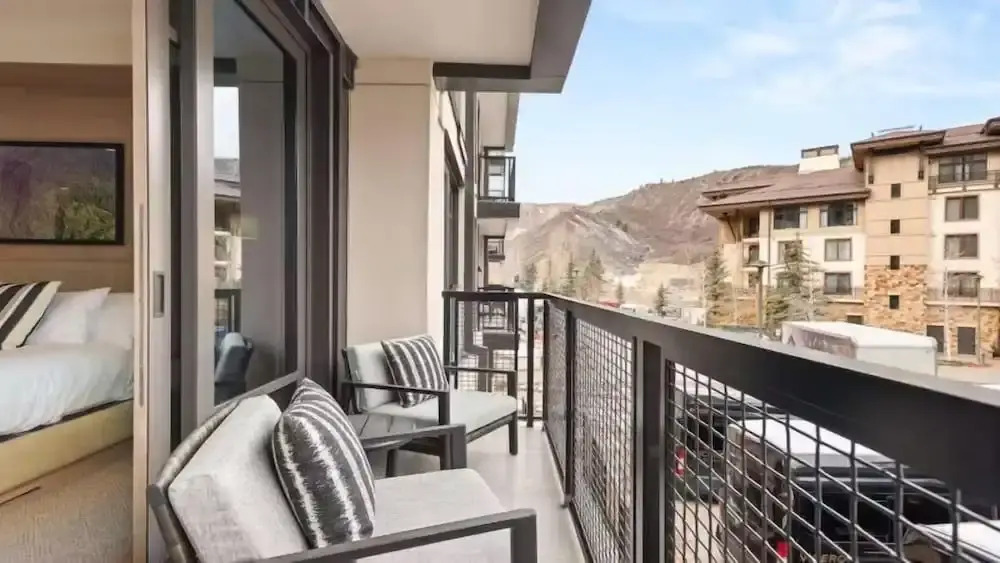 Luxe 2 Bedroom Ski In, Ski Out Residence In Snowmass Base Village