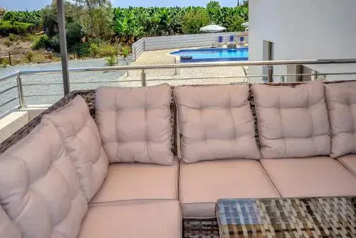 Oniros 2 Villa