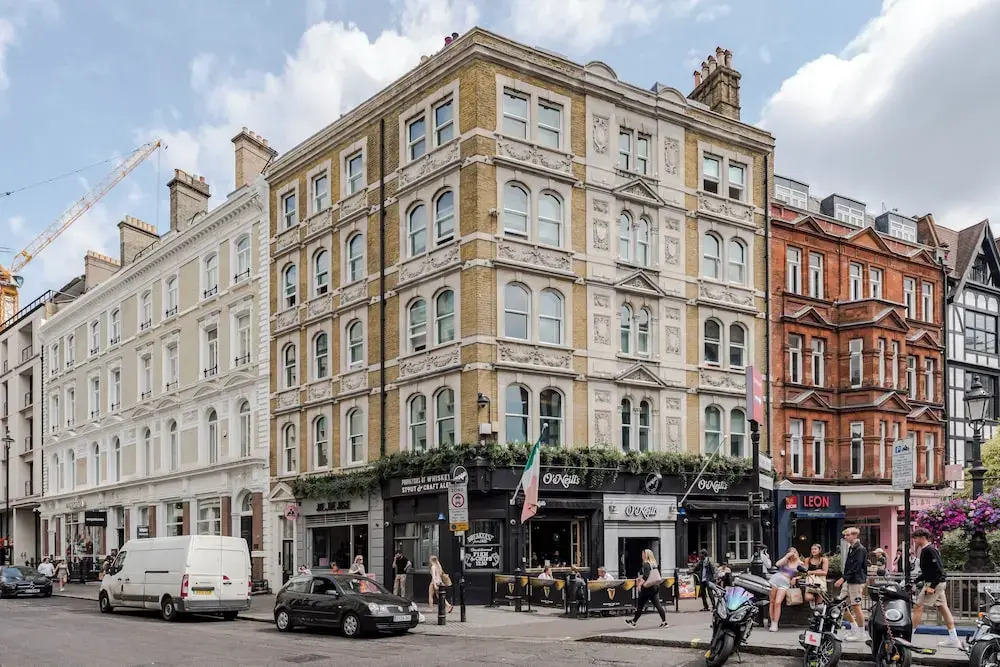 Immaculate 2-bed Apartment in Prime Central London