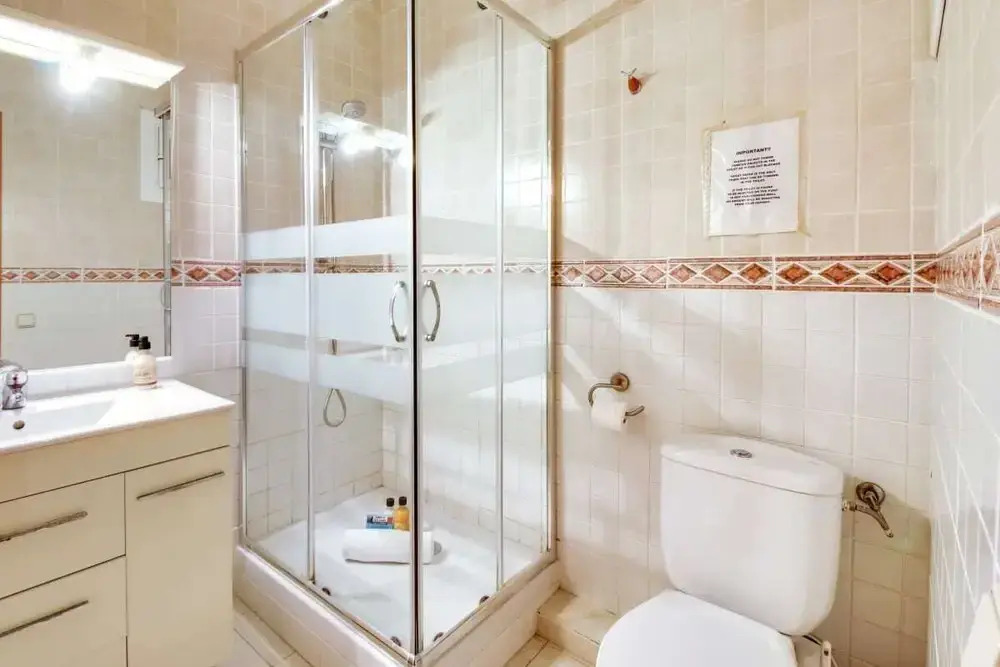 Modern 2 Bedroom in Poble Sec, 7 Minutes to Metro