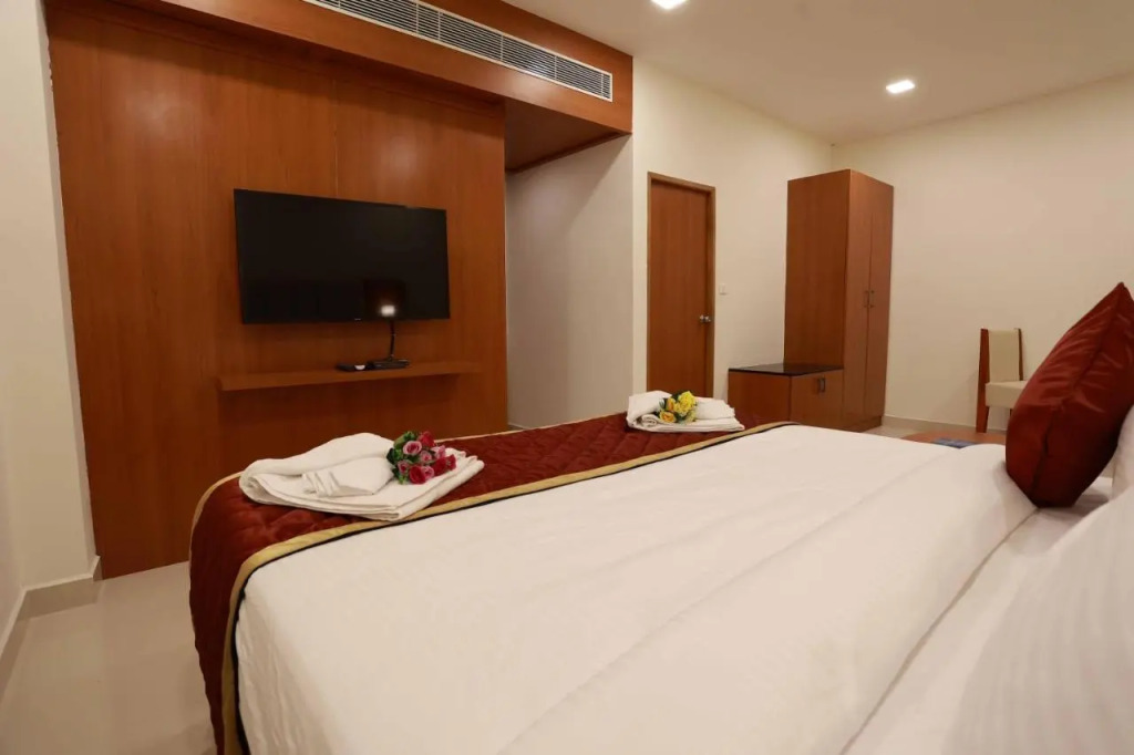 HOTEL BLUEMOON