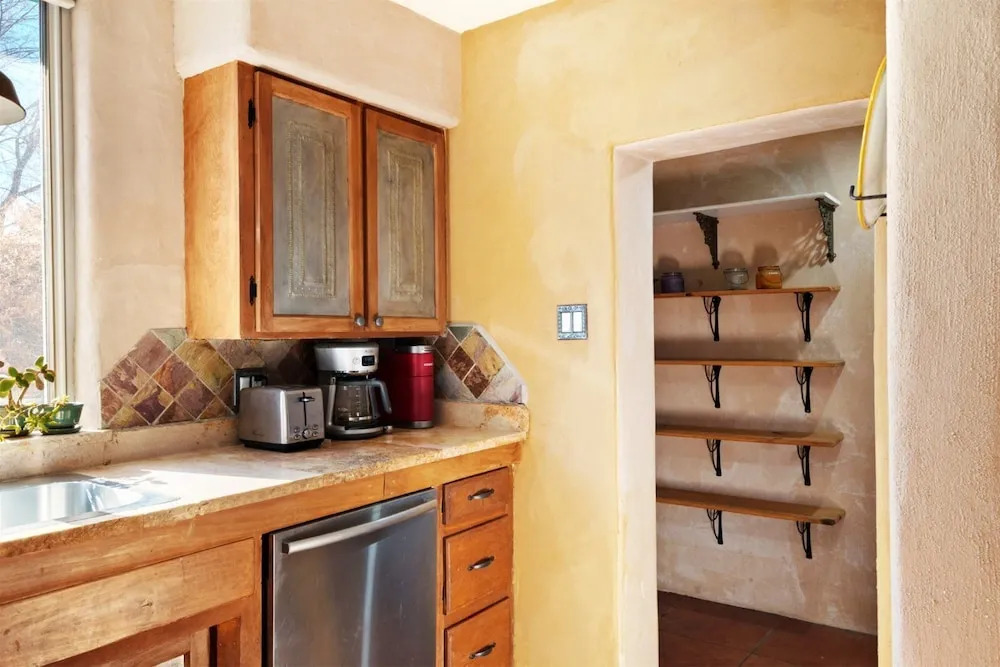 Casa Carmen Zia - Comfortable East Side Elegance - NEW Listing