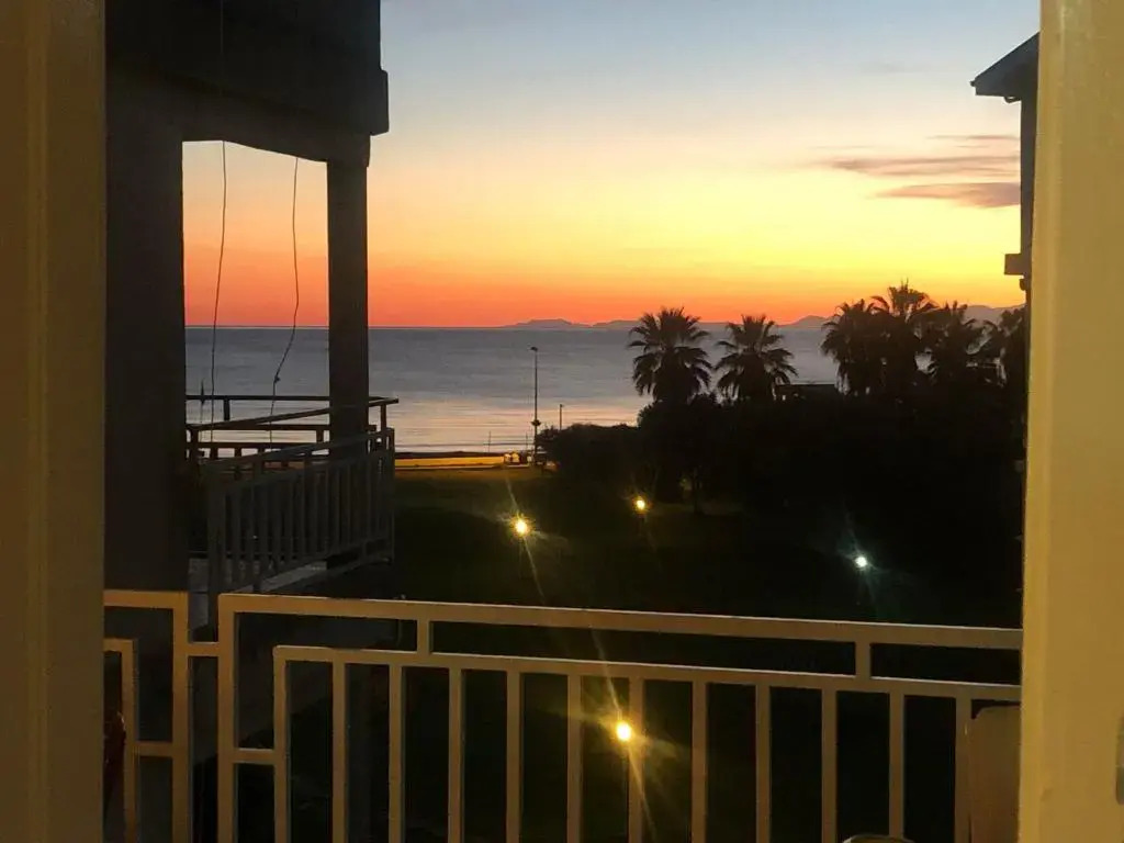 SEASİDE APARTMENT m and b house