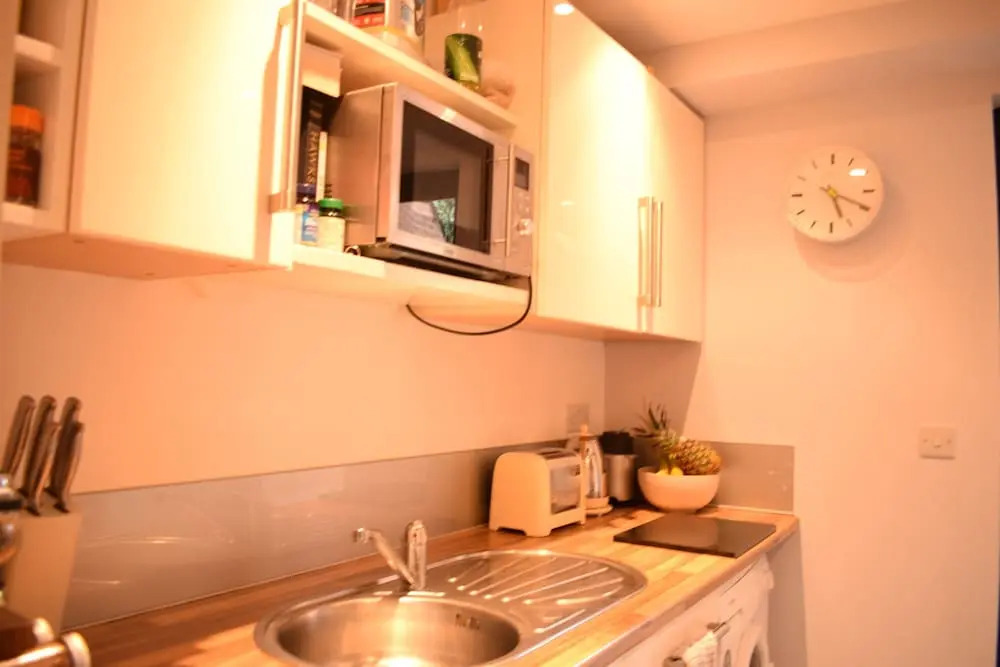 1 Bedroom Apartment With Patio Near Clapham
