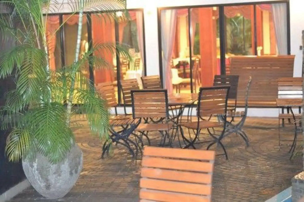 Hotel Janaki