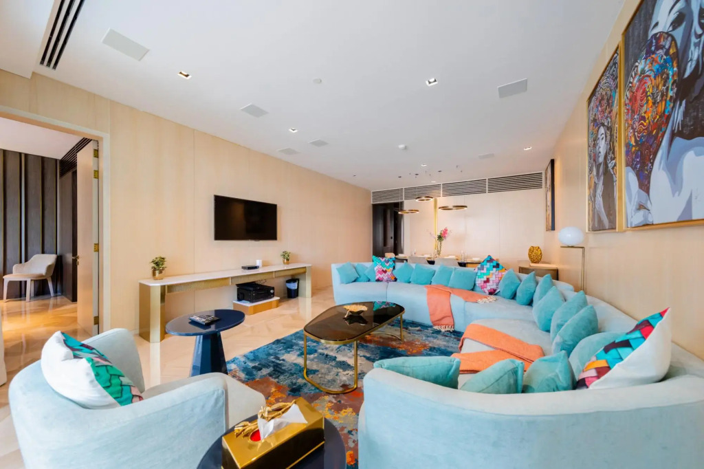 DXB - Five - 30308 - PJ
