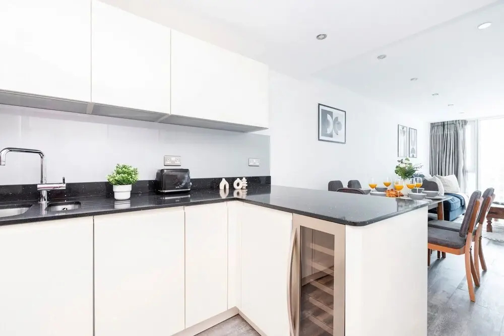 Charming 2BR 2BA Near Tower Bridge
