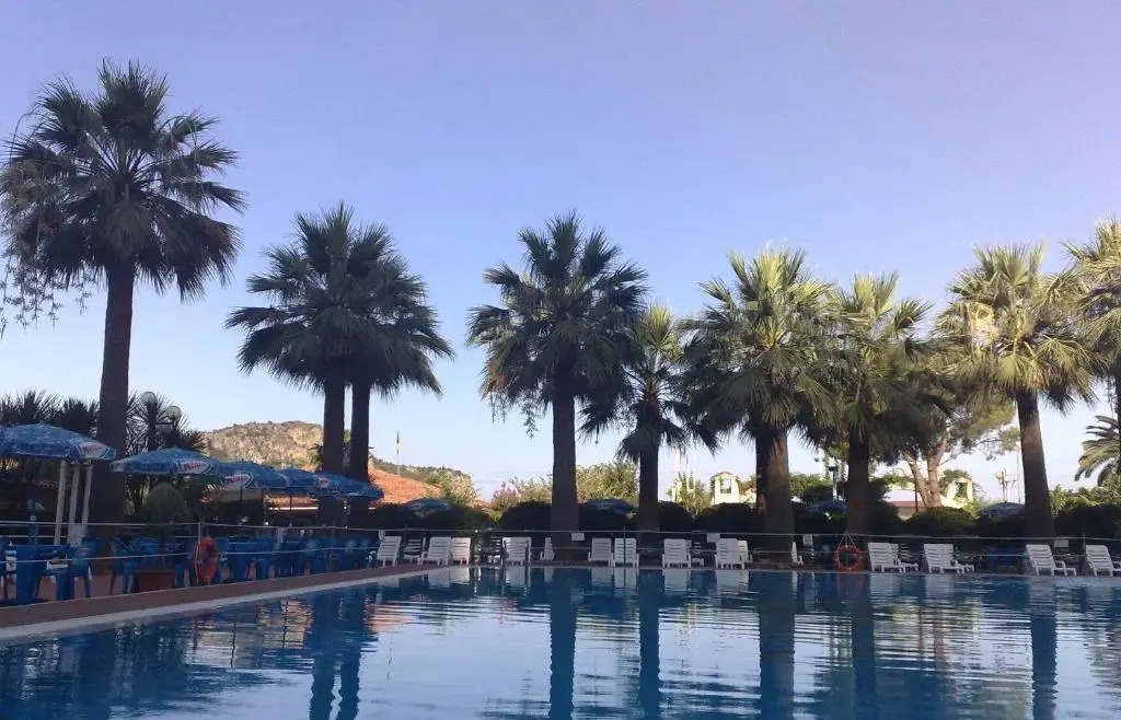Villaggio Turistico La Mantinera - Hotel
