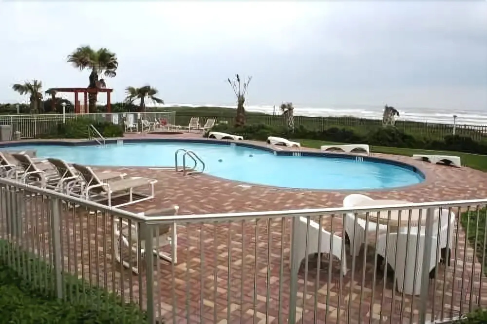 Aquarius 907 Minium 2 Bedroom Condo by RedAwning