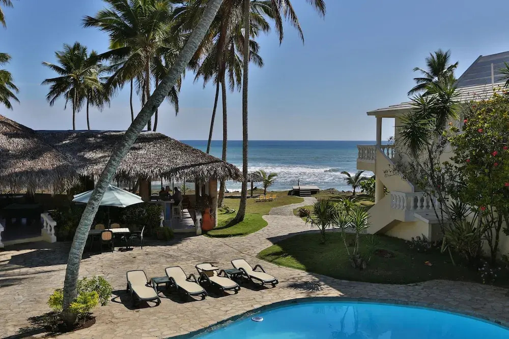 Las Canas Beach Retreat