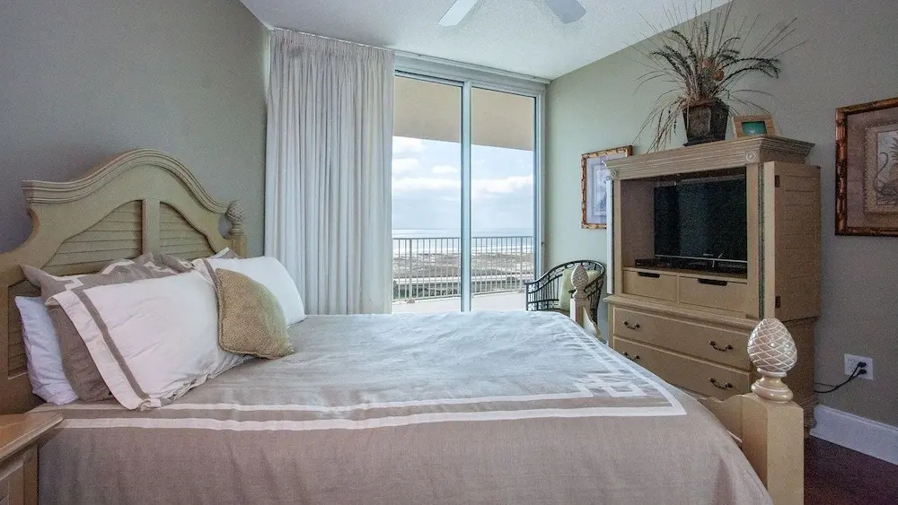 Crb1015 4 Bedroom Condo