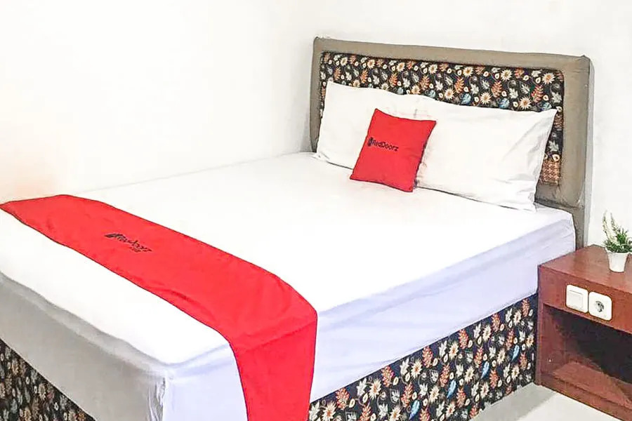 RedDoorz near Bukit Darmo Golf