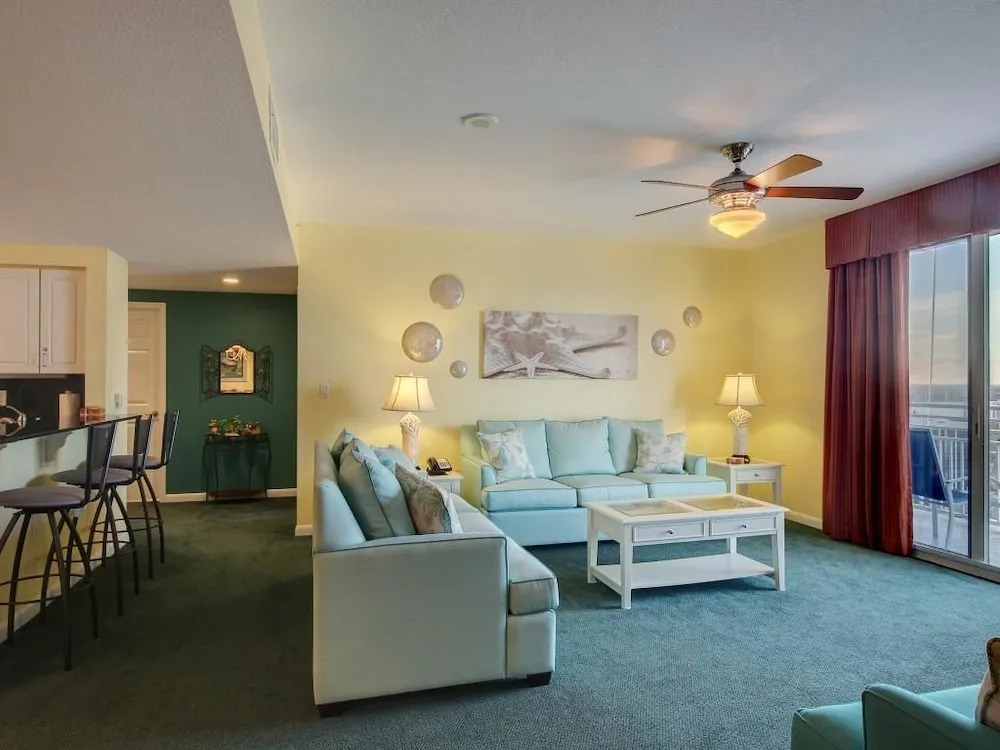 Ocean Walk 2430
