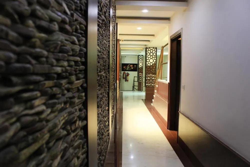Hotel Aman Palace-Rajouri Garden