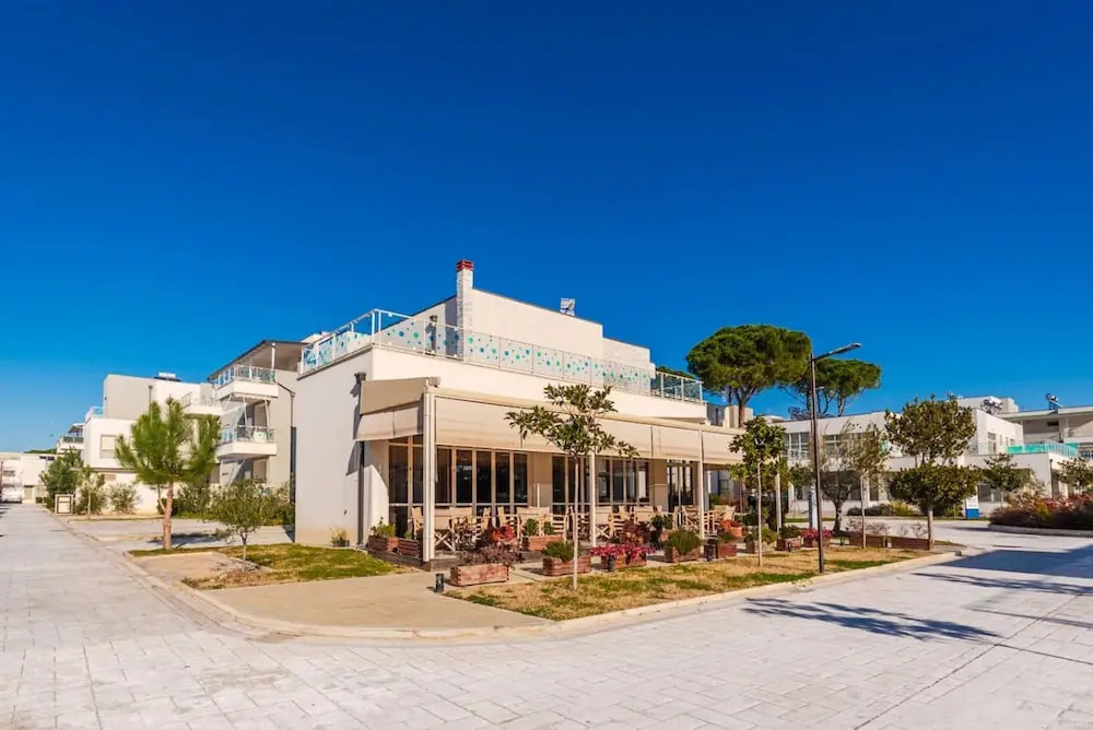 Garden View Apartment - Karafili