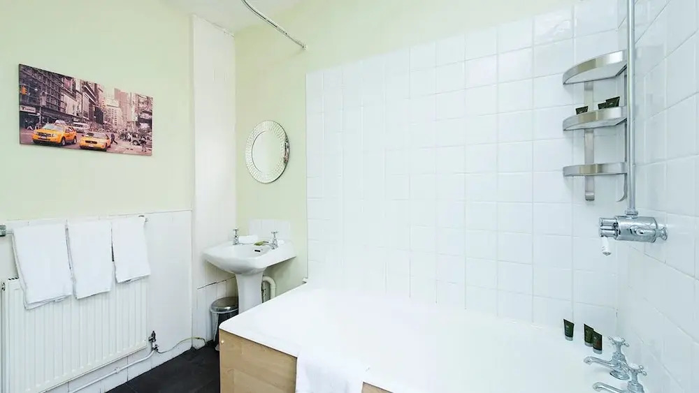 Spacious 6BR House near Trendy Brixton