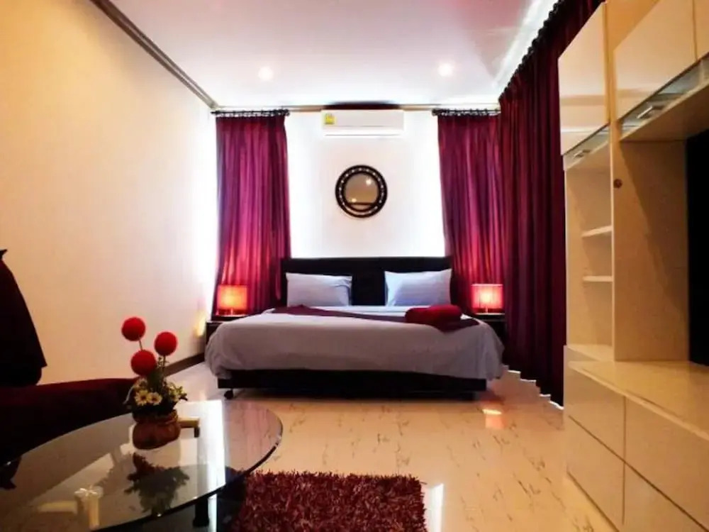 4 Bedroom Private Pool Bungalow Walking Street 15 Min Ride Away