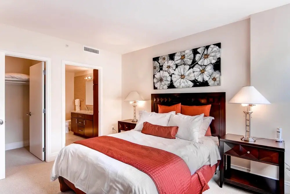 Global Luxury Suites at Toone Street