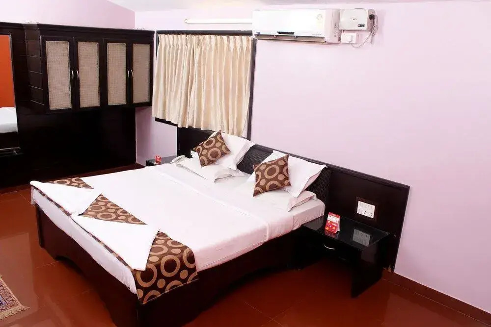 OYO 1916 Hotel Suhashini Palace