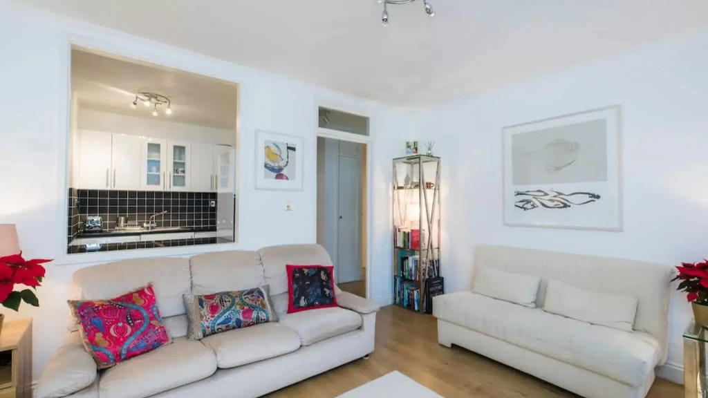 Sublime 1 bed flat with Thames view
