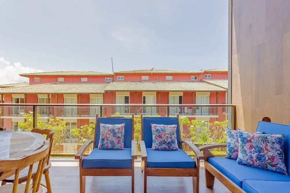 IT03 Bangalo Duplex 3 Suites Pe na Areia