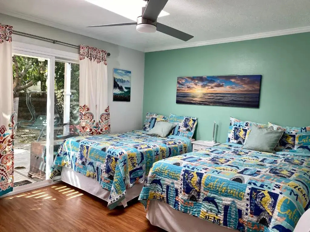 Costa Mesa Homestay - Private Rooms with 2 Shared Baths and Hosts Onsite